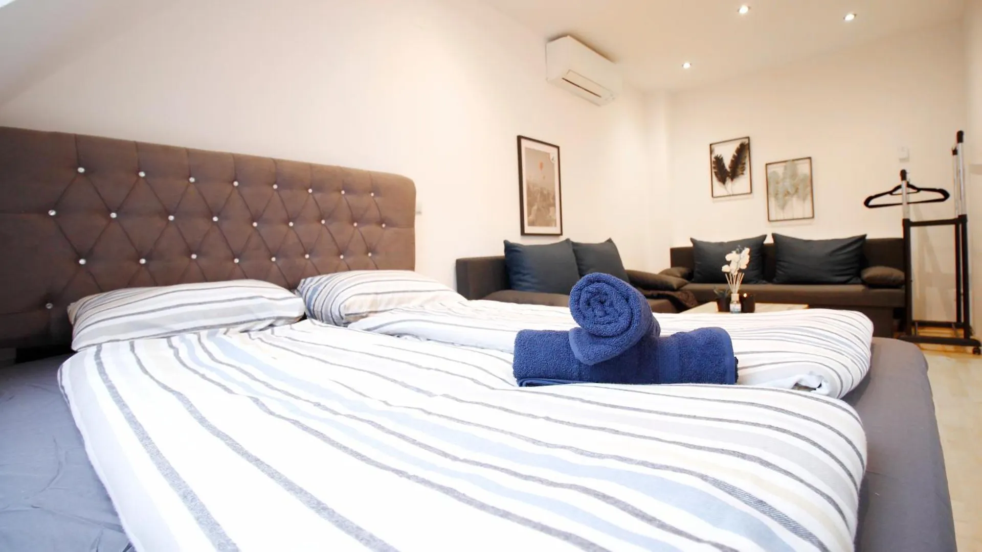 Comfort Rooms In Praterstern Area Wien 0*,